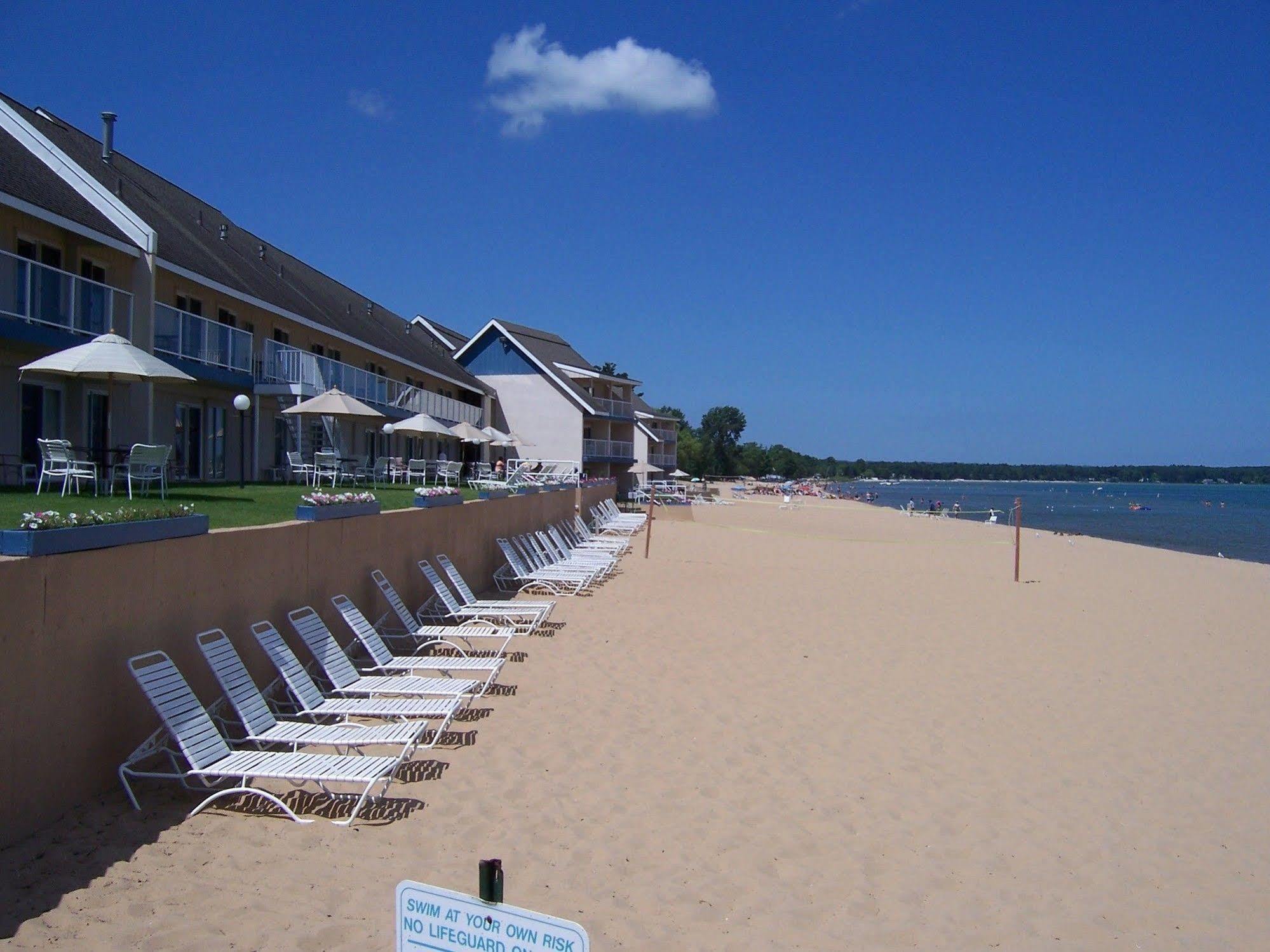 Pinestead Reef Resort Траверс-Сіті Екстер'єр фото